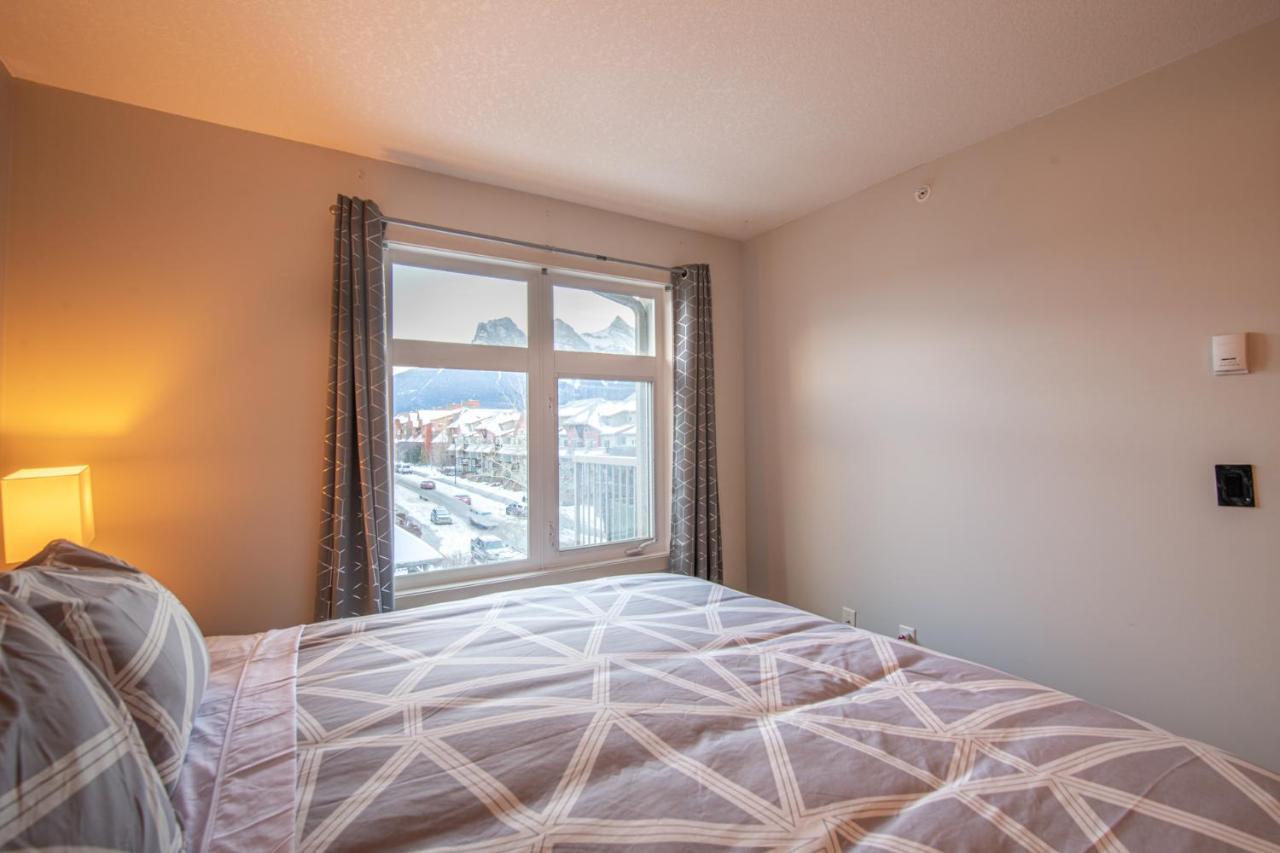 Mountain View 2 Bedroom Condo - Wt Top Floor-401 Canmore Exterior photo